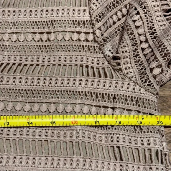 Soft Surroundings Tan Adelita Lace V-neck Blouse Tassel Eyelet Bell Sleeve Small - Picture 6 of 8